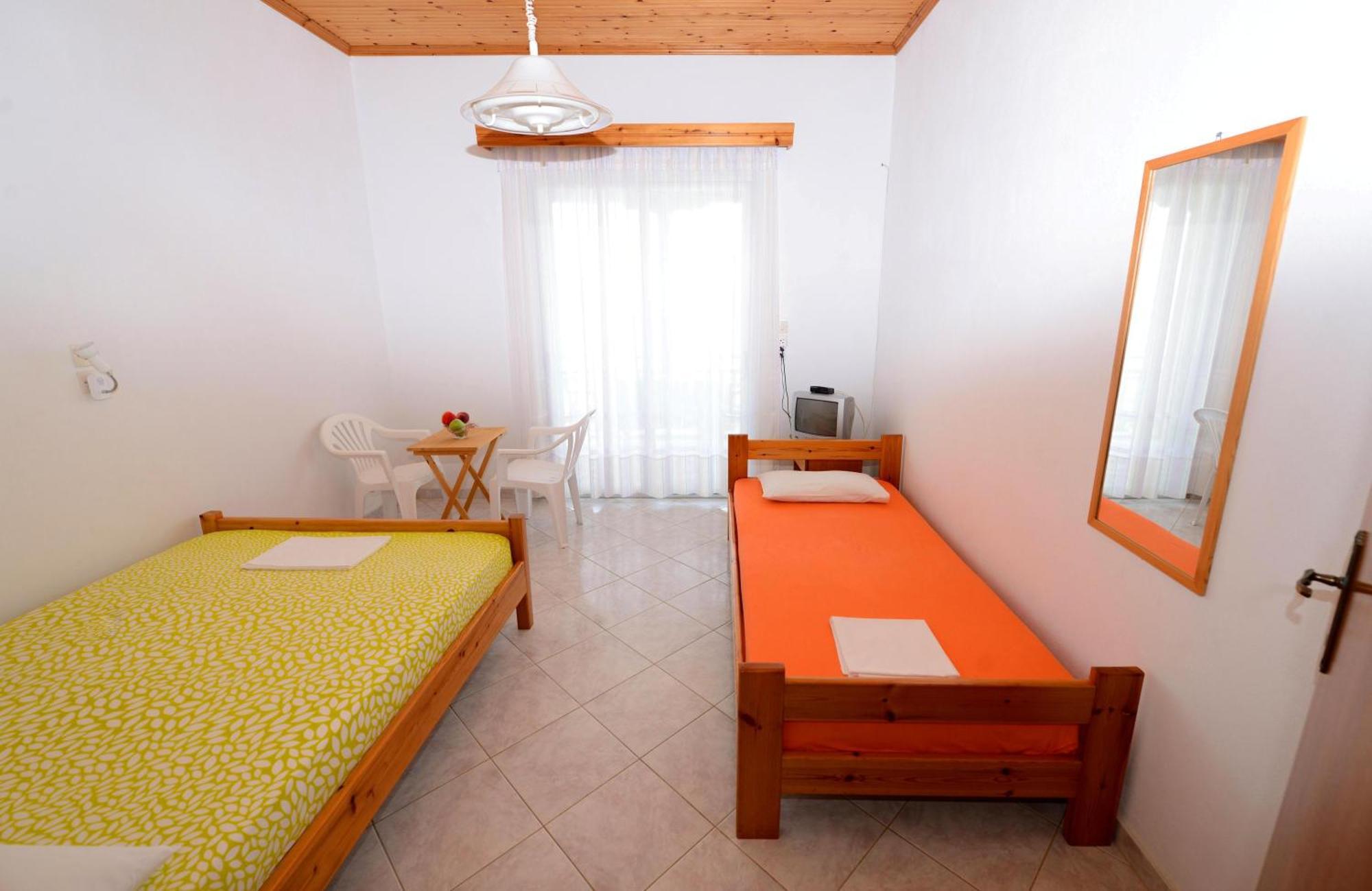 Apartments Ziogas Paralía Skotínis 외부 사진