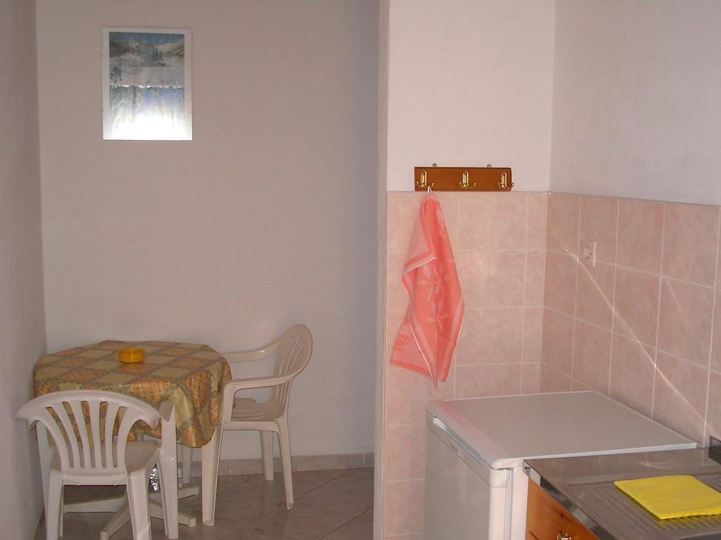 Apartments Ziogas Paralía Skotínis 객실 사진